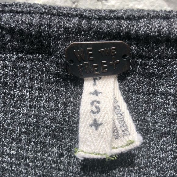 WE THE FREE PEOPLE Blossom Thermal Long Sleeve Size Small (Runs large) - Picture 8 of 11